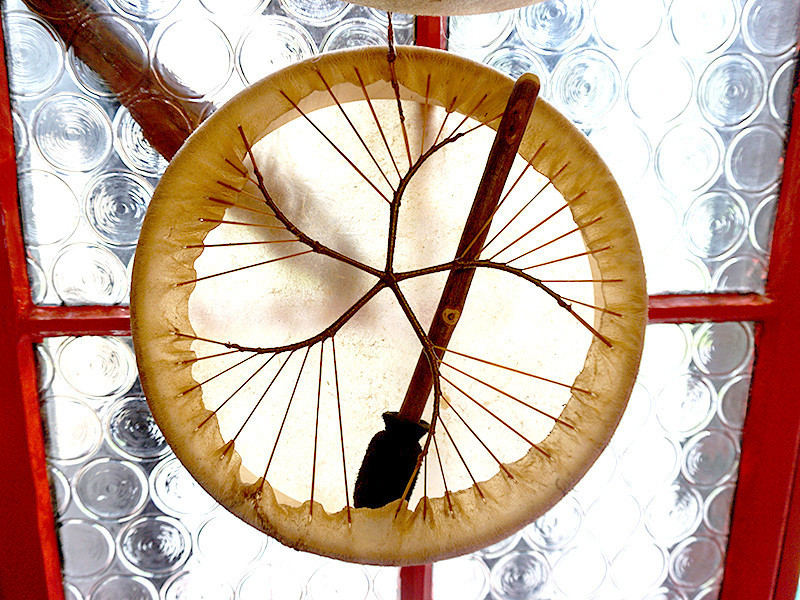 Šamanský buben s paličkou - průměr 30 cm
